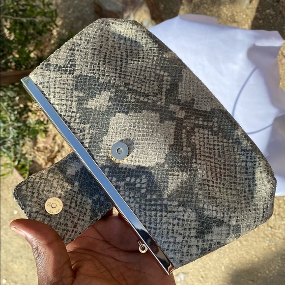 NW Banana Republic Leather Snake print Clutch 9x5 - Picture 3 of 9